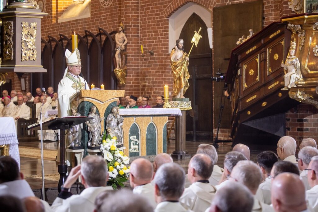 Ingress of Bishop Arkadiusz Okroj, photo by Szymon Zdziebło / tarantoga.pl for the UMWKP