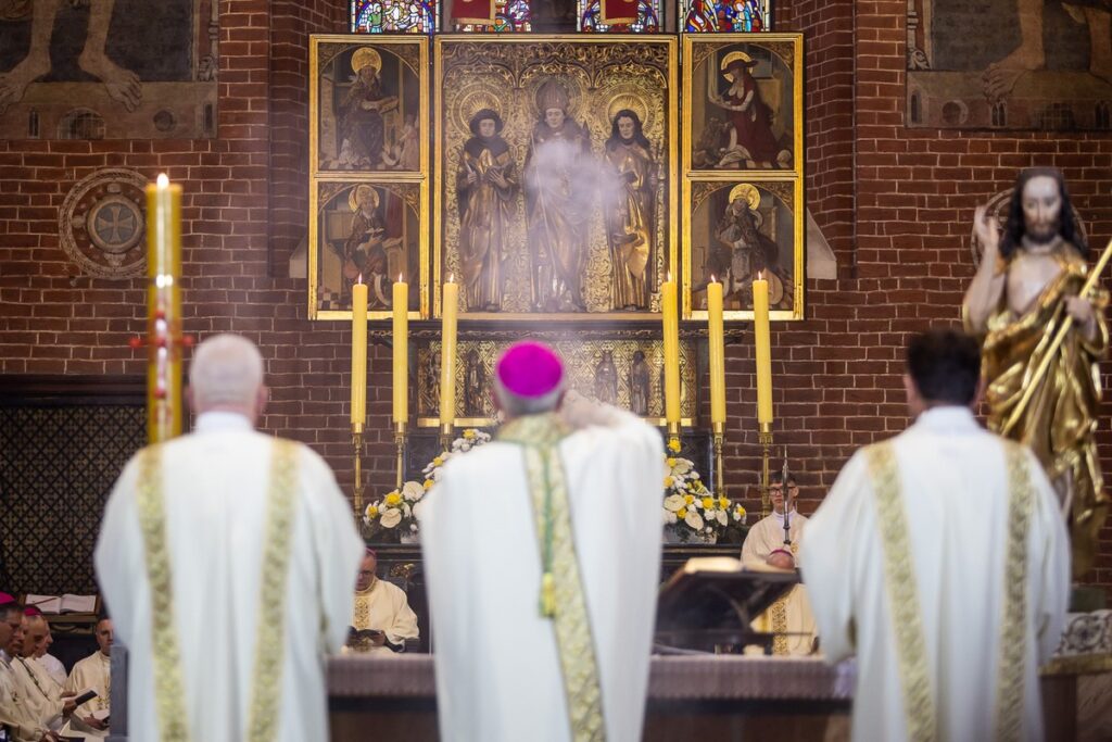 Ingress of Bishop Arkadiusz Okroj, photo by Szymon Zdziebło / tarantoga.pl for the UMWKP