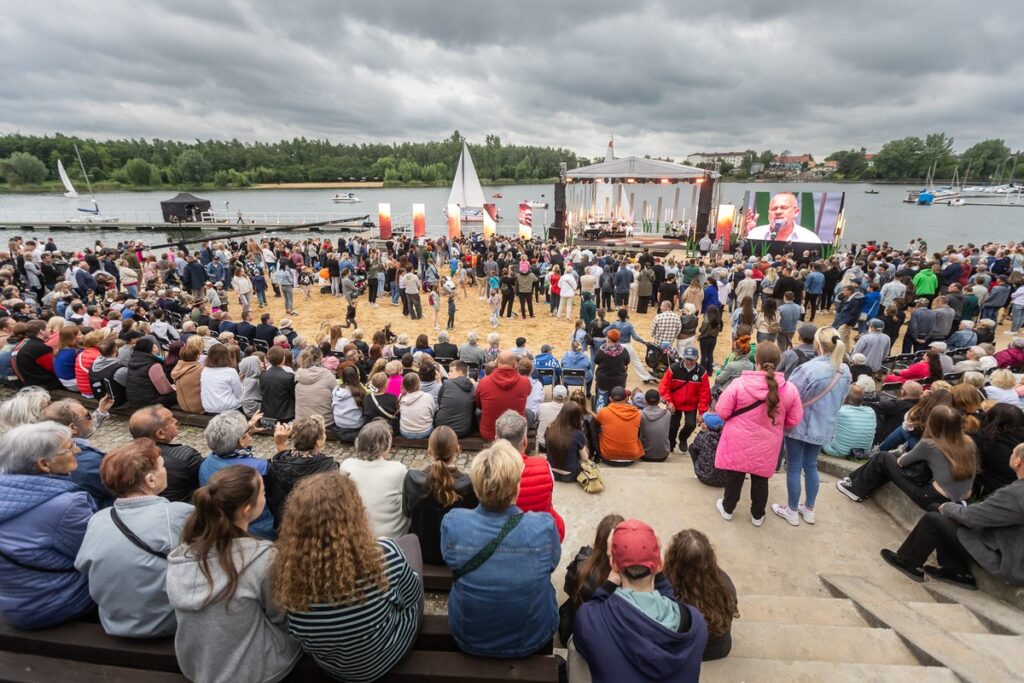 Chełmża, koncert Zawsze w Górę pamięci bł. ks. Frelichowskiego, fot. Szymon Zdziebło/tarantoga.pl dla UMWKP