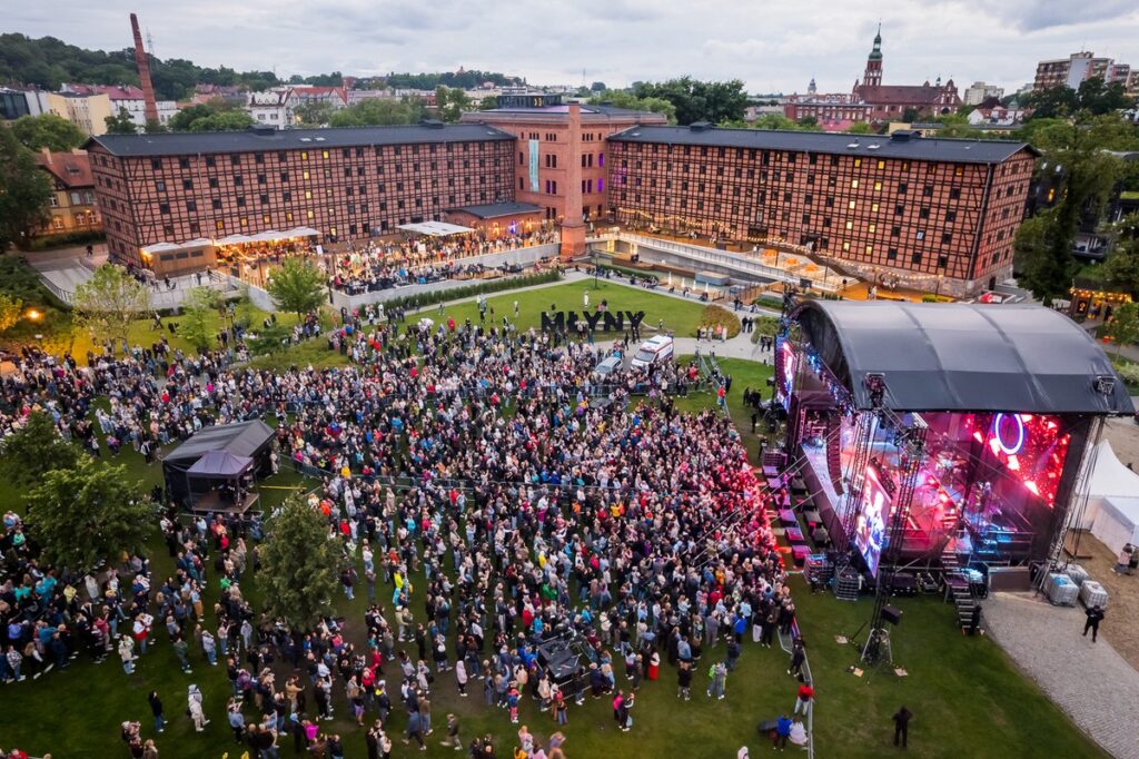 Bydgoszcz, koncert Wyspa Kina, fot. Tomasz Czachorowski/eventphoto.com.pl dla UMWKP