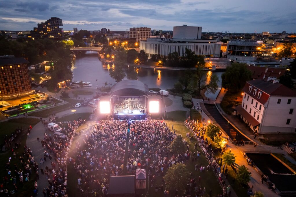 Bydgoszcz, koncert Wyspa Kina, fot. Tomasz Czachorowski/eventphoto.com.pl dla UMWKP