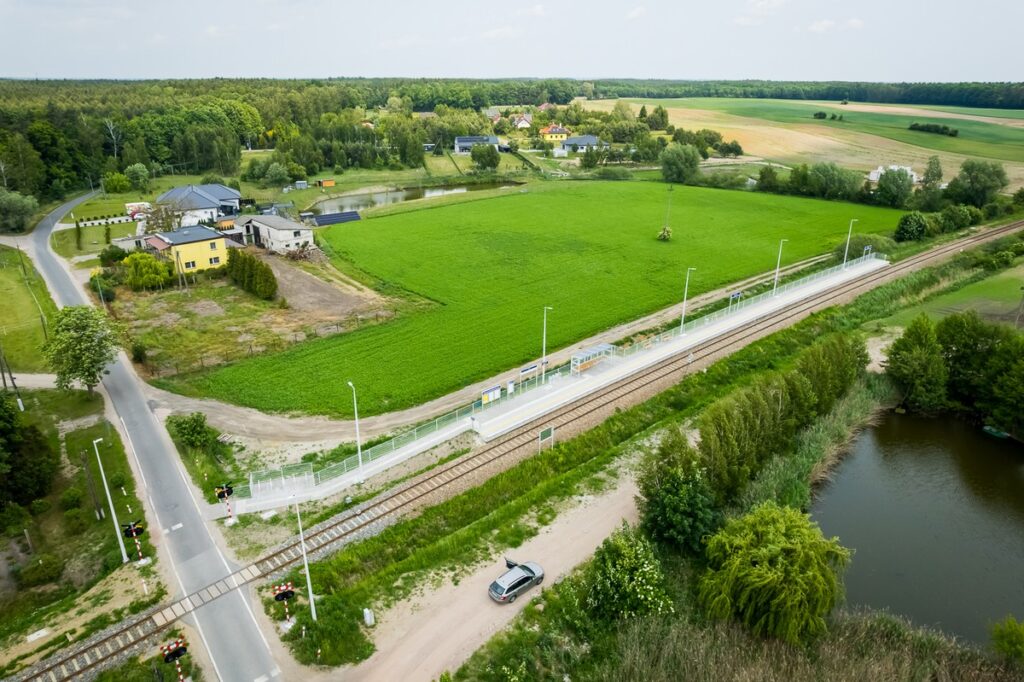 Przystanek kolejowy Dąbrowa Chełmińska Centrum, fot. Tomasz Czachorowski/eventphoto.com.pl dla UMWKP