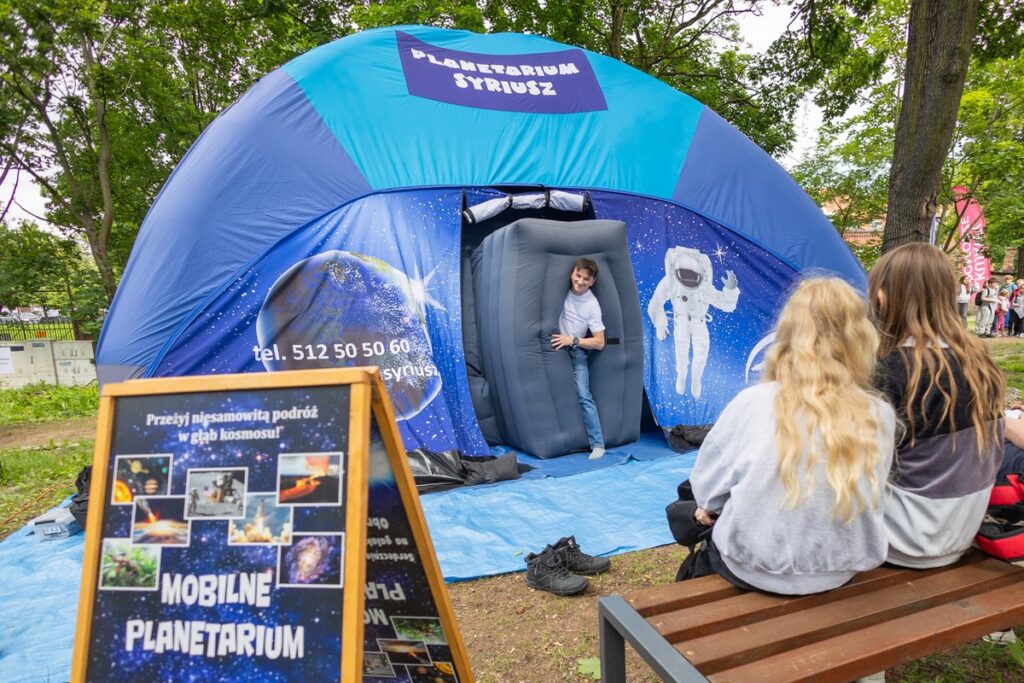 Piknik naukowy Astrobaza Toruń, fot. Mikołaj Kuras dla UMWKP