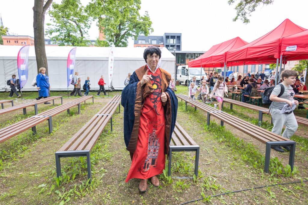 Piknik naukowy Astrobaza Toruń, fot. Mikołaj Kuras dla UMWKP