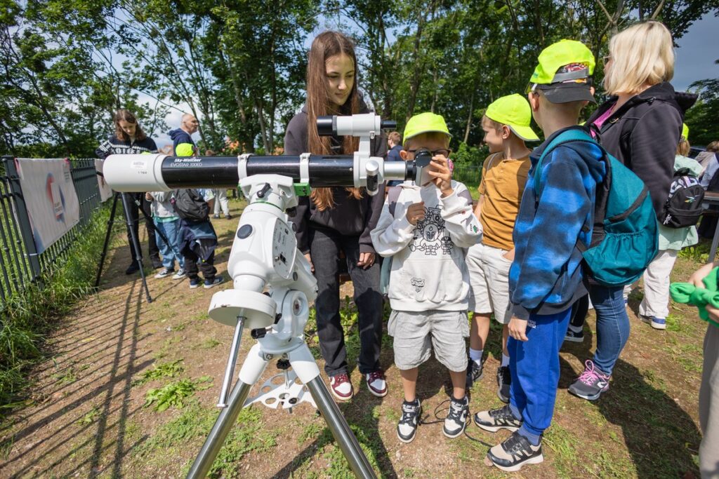 Piknik naukowy Astrobaza Toruń, fot. Mikołaj Kuras dla UMWKP