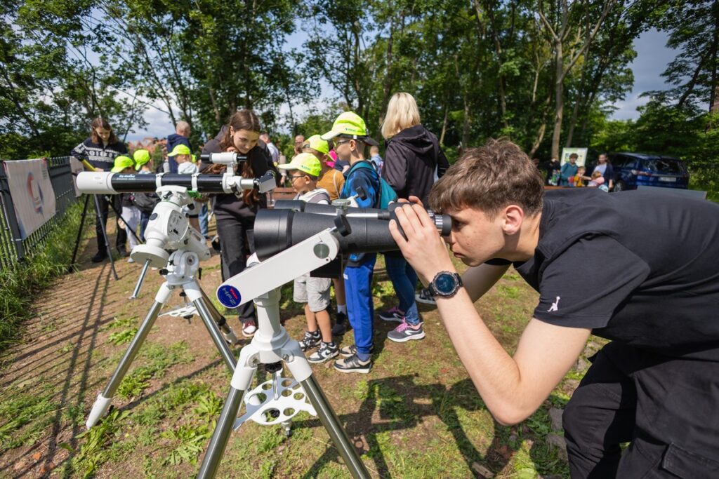 Piknik naukowy Astrobaza Toruń, fot. Mikołaj Kuras dla UMWKP