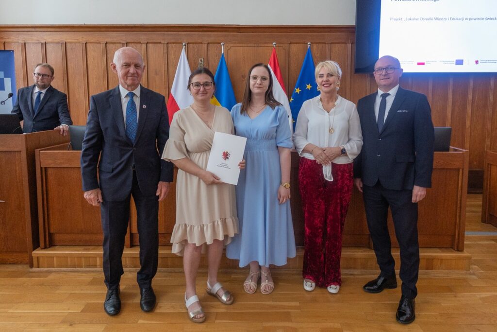 Uroczystość wręczenia umów FEdKP, 13 czerwca 2025 r., fot. Mikołaj Kuras dla UMWKP