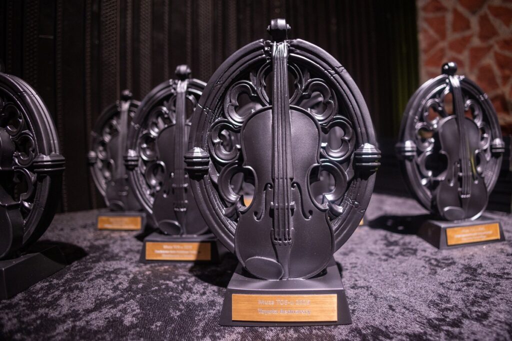 Muza TOS-u dla marszałka Piotra Całbeckiego, fot. Mikołaj Kuras dla UMWKP