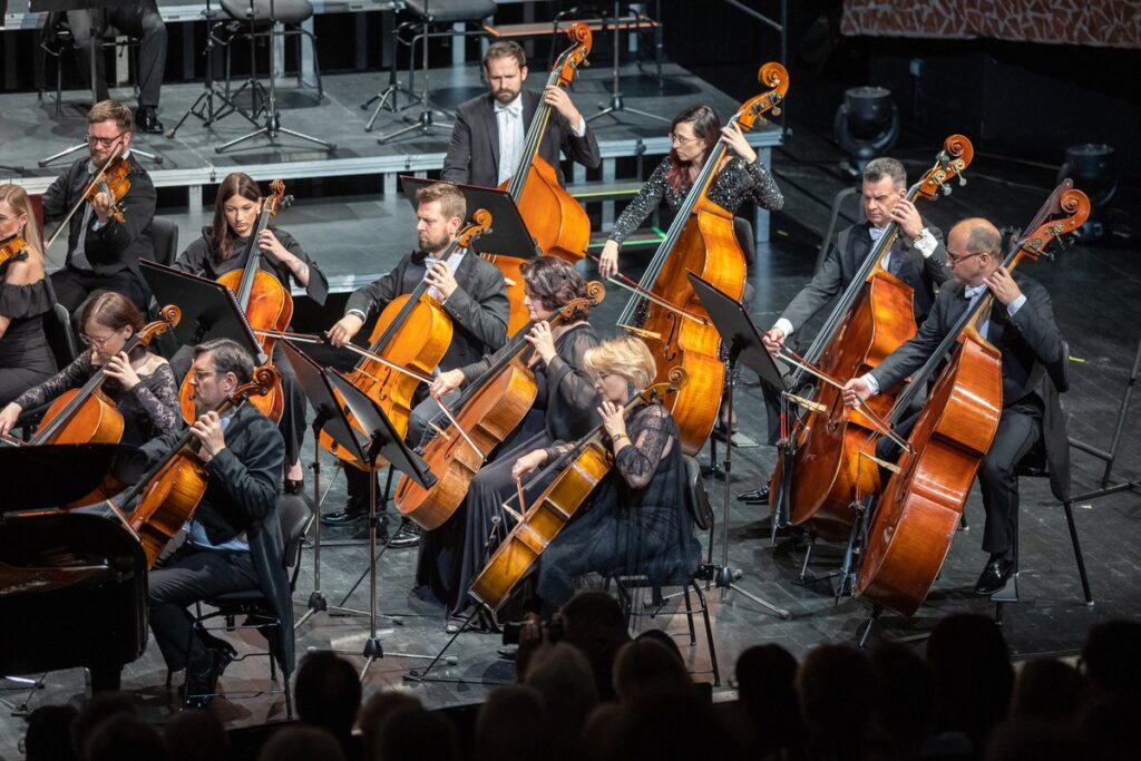 Muza TOS-u dla marszałka Piotra Całbeckiego, fot. Mikołaj Kuras dla UMWKP
