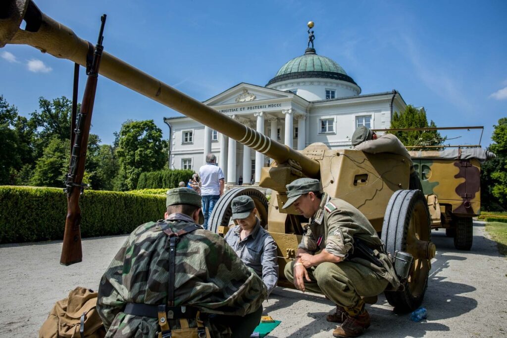 Fot. Pałac Lubostroń