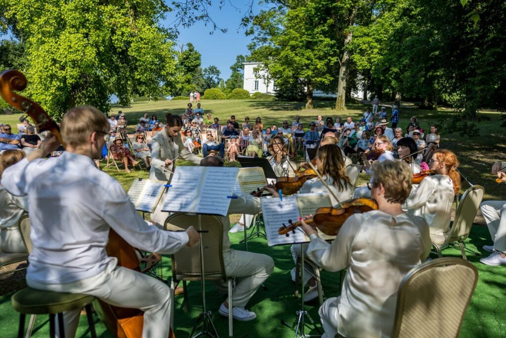 Fot. Pałac Lubostroń