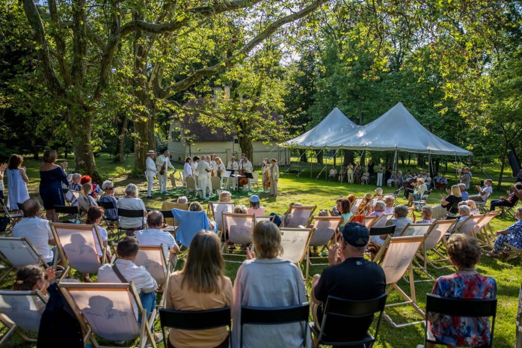 Fot. Pałac Lubostroń