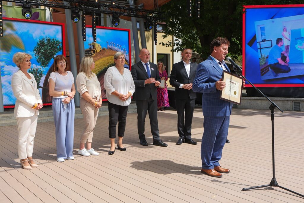 Wręczenie nagród w konkursie Fundusz sołecki – najlepsza inicjatywa, fot. Mikołaj Kuras dla UMWKP Award ceremony for the Village Fund competition – best initiative, photo by Mikołaj Kuras for UMWKP