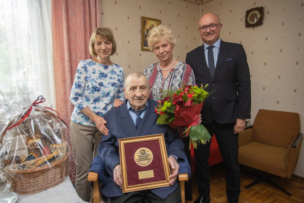 Awarding of the Unitas Durat medal to Antoni Gołód, photo by Mikołaj Kuras for UMWKP