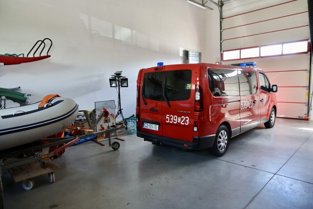 Wizyta gospodarska wicemarszałka Zbigniewa Ostrowskiego w remizie strażackiej w Osiu, fot. Andrzej Goiński UMWKP