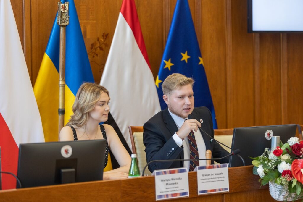 VII sesja młodzieżowego sejmiku II kadencji, fot. Mikołaj Kuras dla UMWKP