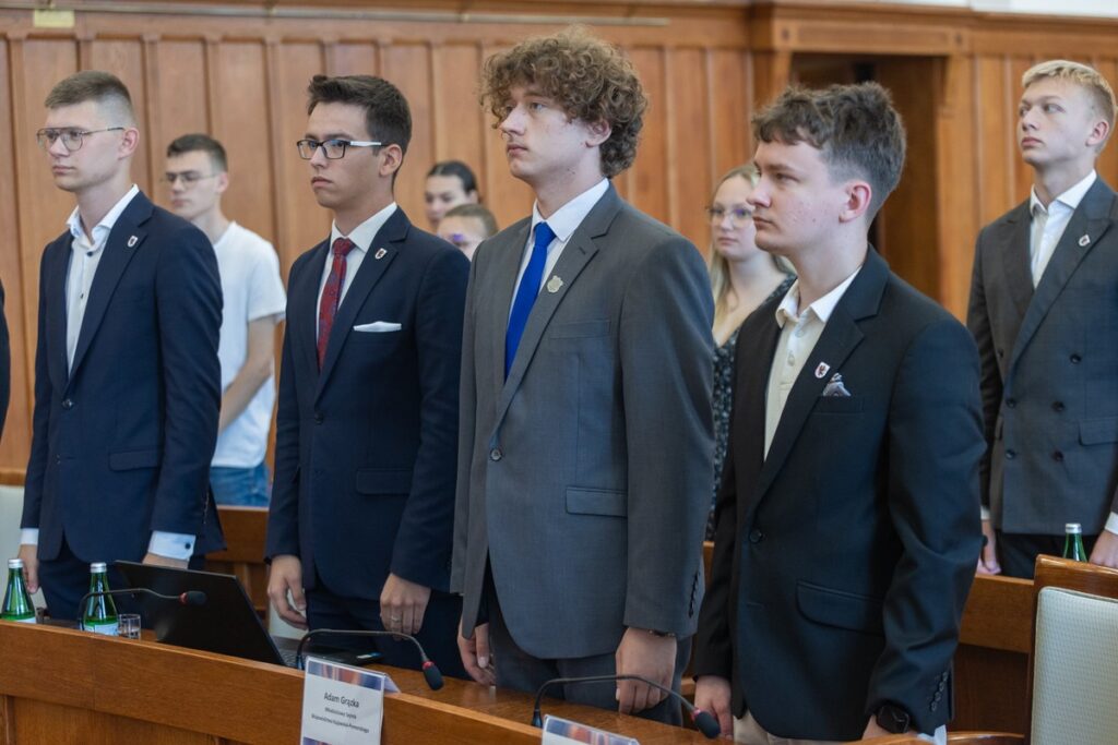 VII sesja młodzieżowego sejmiku II kadencji, fot. Mikołaj Kuras dla UMWKP