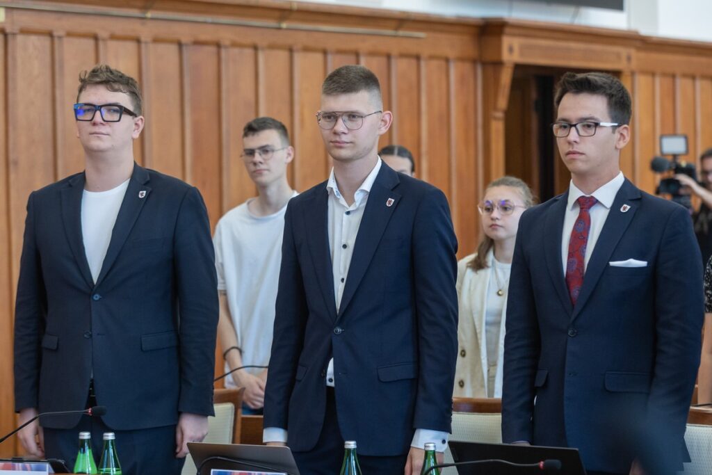VII sesja młodzieżowego sejmiku II kadencji, fot. Mikołaj Kuras dla UMWKP