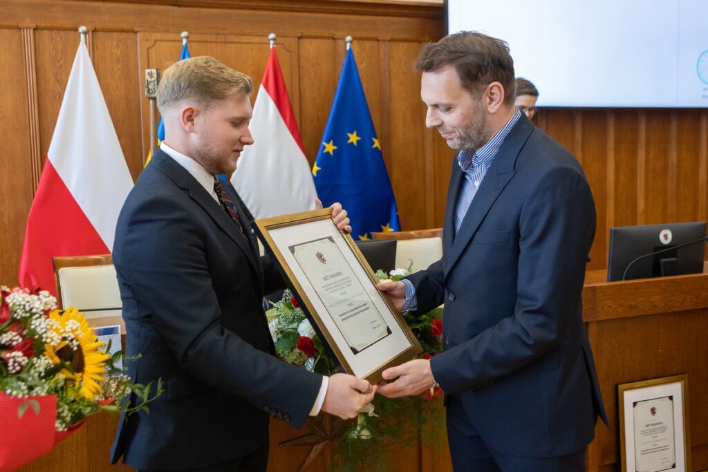 VII sesja młodzieżowego sejmiku II kadencji, fot. Mikołaj Kuras dla UMWKP