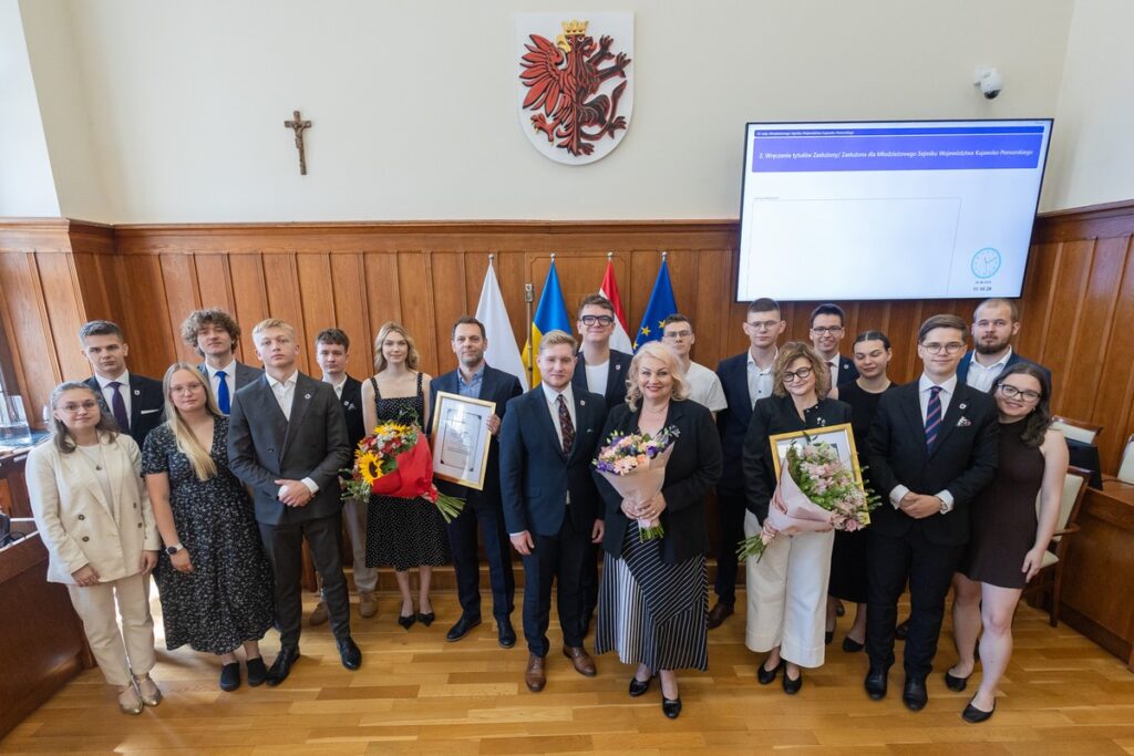 VII sesja młodzieżowego sejmiku II kadencji, fot. Mikołaj Kuras dla UMWKP