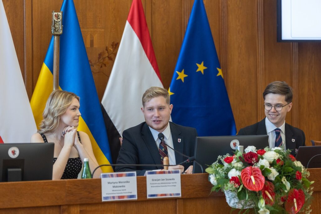 VII sesja młodzieżowego sejmiku II kadencji, fot. Mikołaj Kuras dla UMWKP