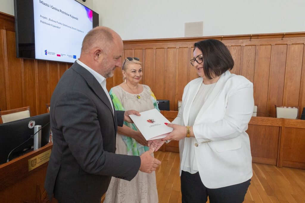 Uroczystość podpisania umów FEdKP, fot. Mikołaj Kuras dla UMWKP