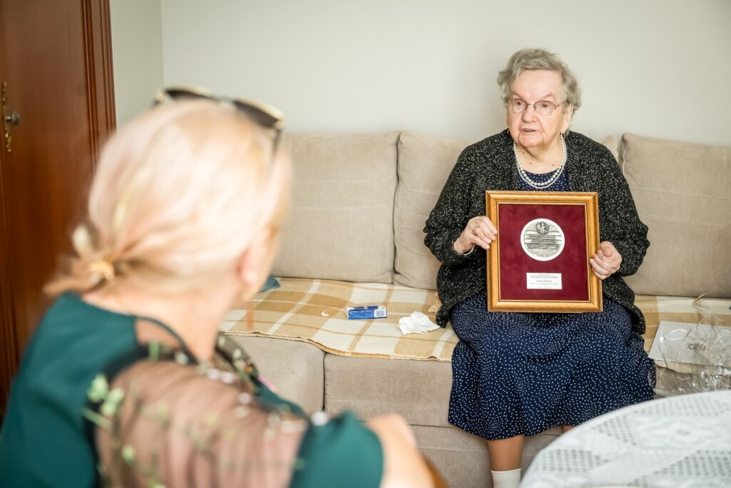 Awarding of the Unitas Durat medal to Marianna Majewska, photo by Tomasz Czachorowski/eventphoto.com.pl for UMWKP
