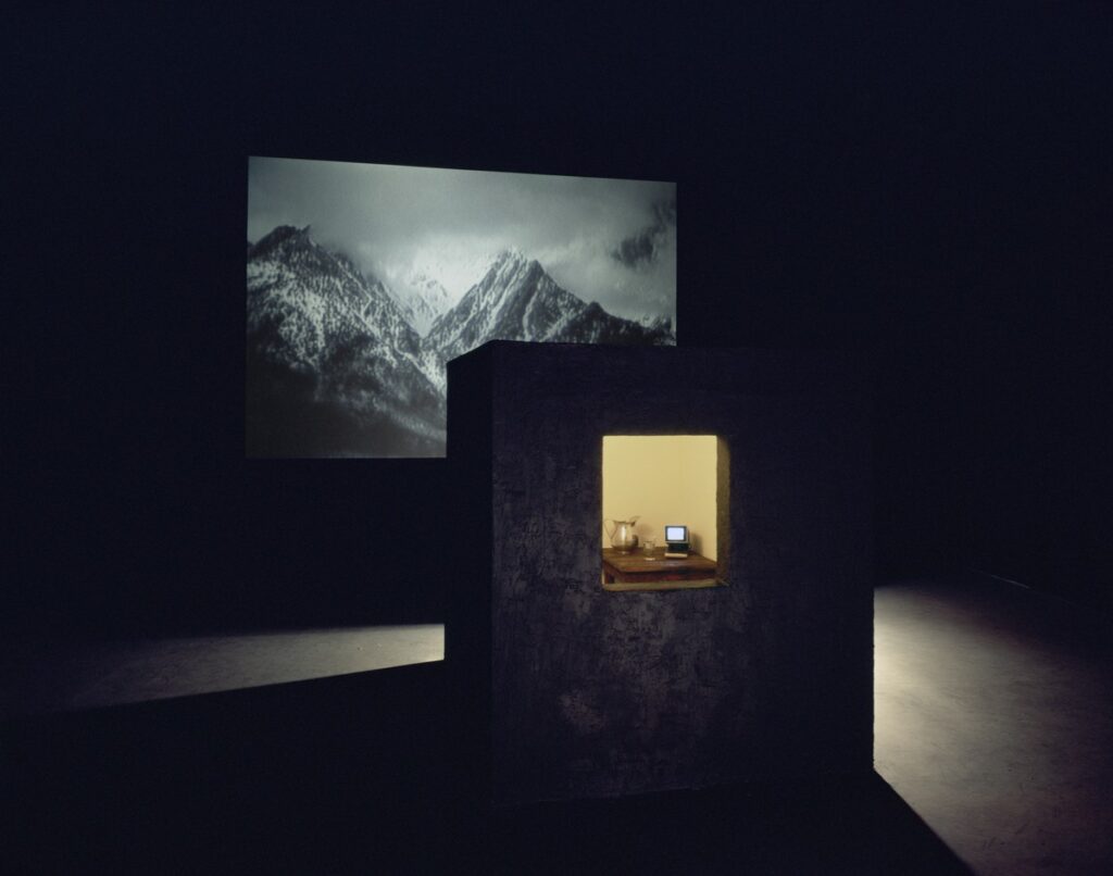 Room for St. John of the Cross, 1983, fot. Kira Perov © Bill Viola Studio