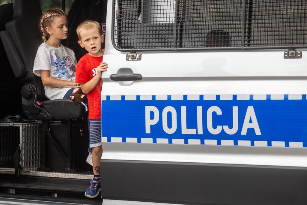 Piknik rodzinny z okazji Święta Policji na toruńskim Bulwarze Filadelfijskim, fot. Szymon Zdziebło/tarantoga.pl dla UMWKP