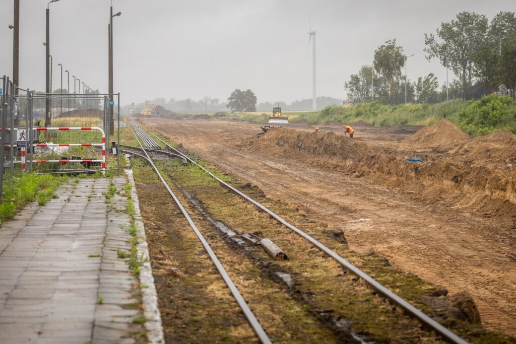 Remont infrastruktury kolejowej w Rypinie fot. Szymon Zdziebło/tarantoga.pl dla UMWKP