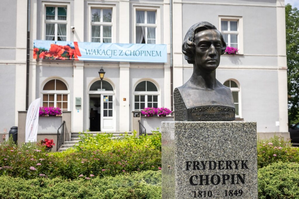 Concert from the series ‘Holidays with Chopin’ at the Chopin Centre in Szafarnia, photo by Szymon Zdziebło, tarantoga.pl for UMWKP
