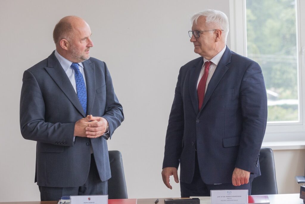 Podpisanie porozumienia na rzecz utworzenia Międzynarodowego Instytutu Polskiej Akademii Nauk, fot. Mikołaj Kuras dla UMWKP