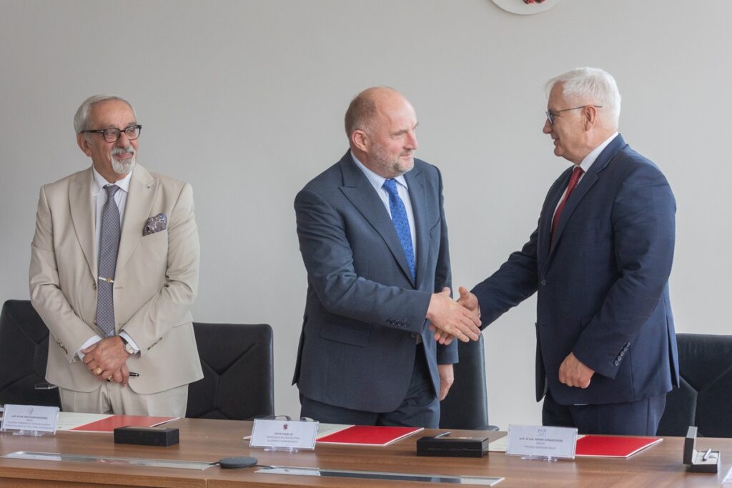 Podpisanie porozumienia na rzecz utworzenia Międzynarodowego Instytutu Polskiej Akademii Nauk, fot. Mikołaj Kuras dla UMWKP