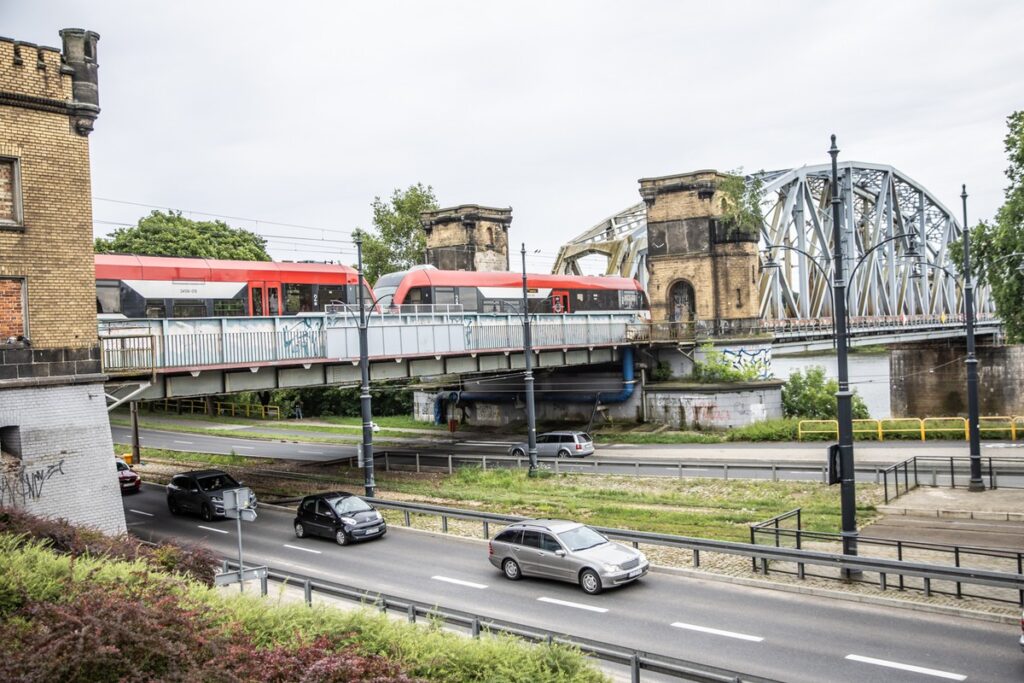Konferencja prasowa na temat remontu linii kolejowej 353 Poznań Wschód – Skandawa, fot. Andrzej Goiński/UMWKP