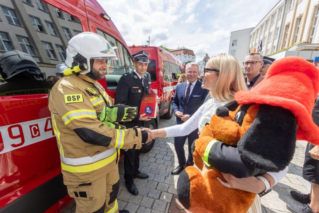 Przekazanie sprzętu jednostkom OSP, fot. Mikołaj Kuras dla UMWKP