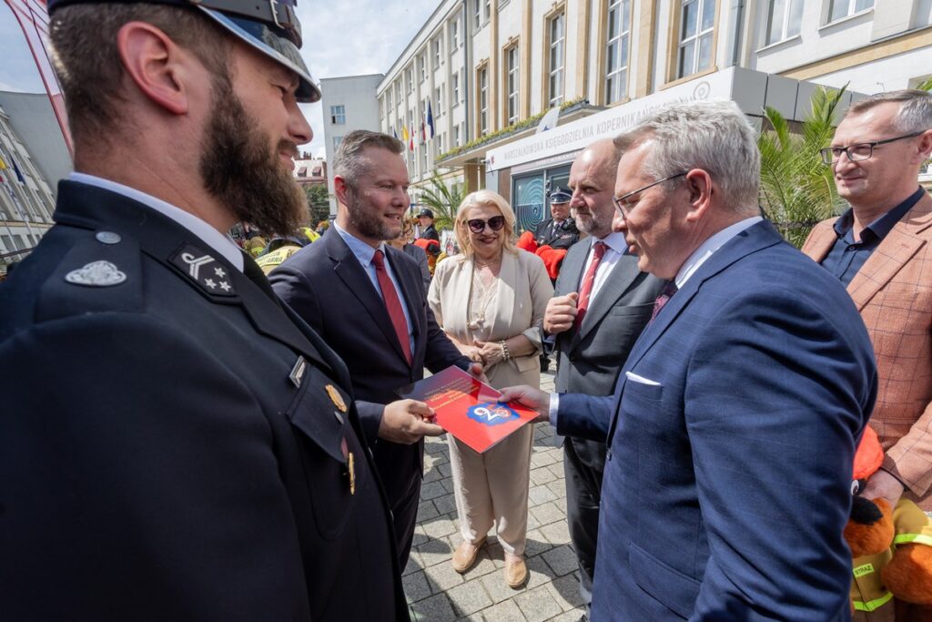 Przekazanie sprzętu jednostkom OSP, fot. Mikołaj Kuras dla UMWKP
