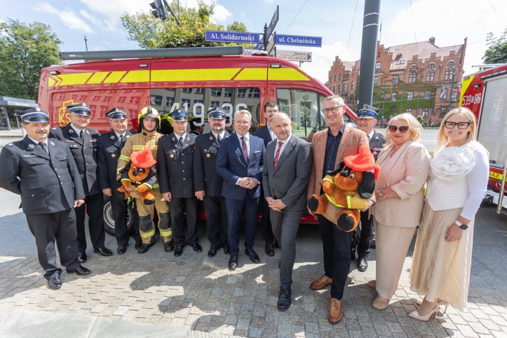 Przekazanie sprzętu jednostkom OSP, fot. Mikołaj Kuras dla UMWKP