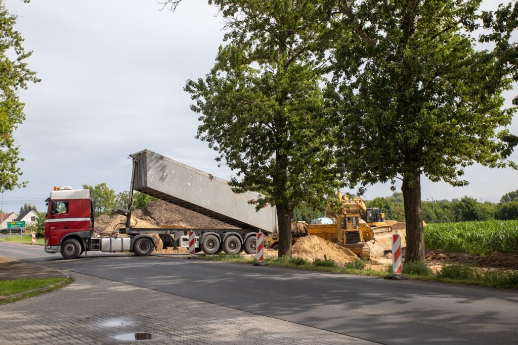 Construction of a Roundabout in Broniewice, photo by Mikołaj Kuras for UMWKP