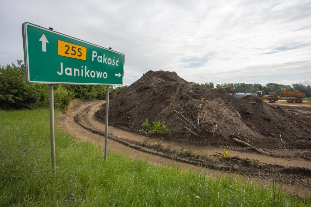 Construction of a Roundabout in Broniewice, photo by Mikołaj Kuras for UMWKP