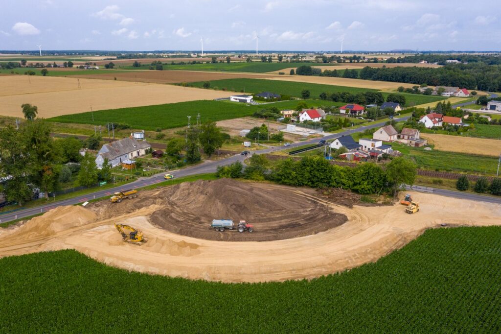 Construction of a Roundabout in Broniewice, photo by Mikołaj Kuras for UMWKP