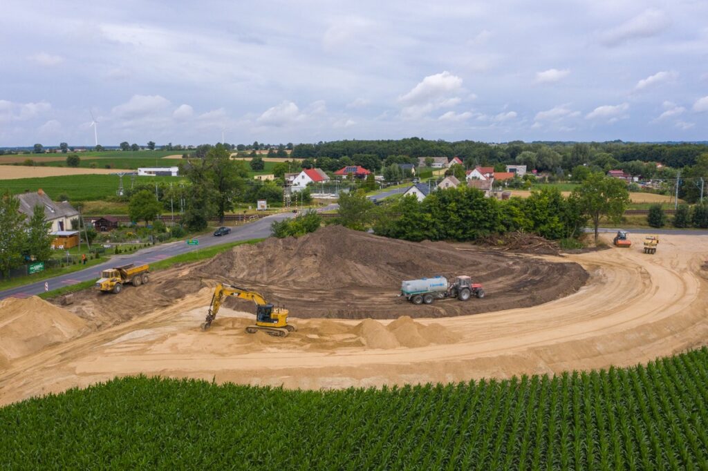 Construction of a Roundabout in Broniewice, photo by Mikołaj Kuras for UMWKP