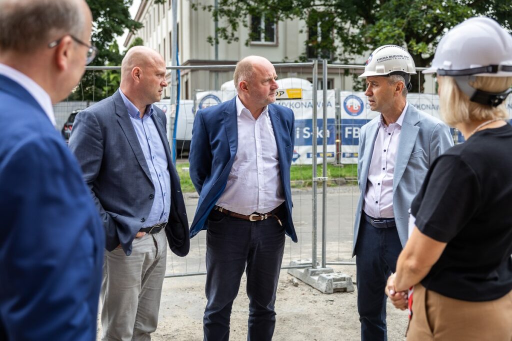 Wizyta na budowie Młyna Energii w Grudziądzu, fot. Szymon Zdziebło/tarantoga dla UMWKP