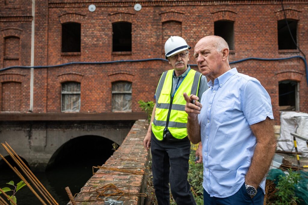 Wizyta na budowie Młyna Energii w Grudziądzu, fot. Szymon Zdziebło/tarantoga dla UMWKP