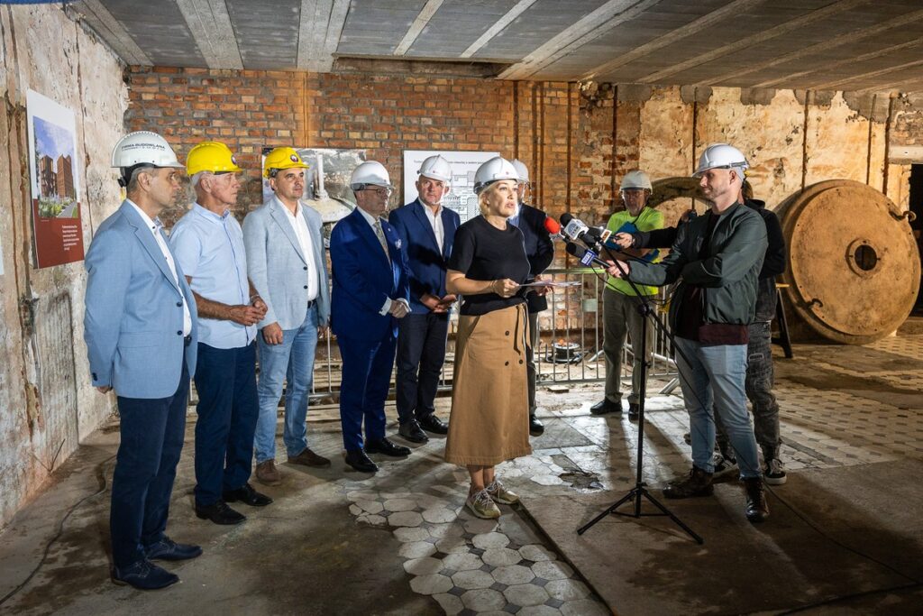 Wizyta na budowie Młyna Energii w Grudziądzu, fot. Szymon Zdziebło/tarantoga dla UMWKP