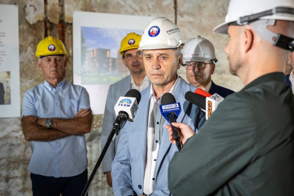 Wizyta na budowie Młyna Energii w Grudziądzu, fot. Szymon Zdziebło/tarantoga dla UMWKP