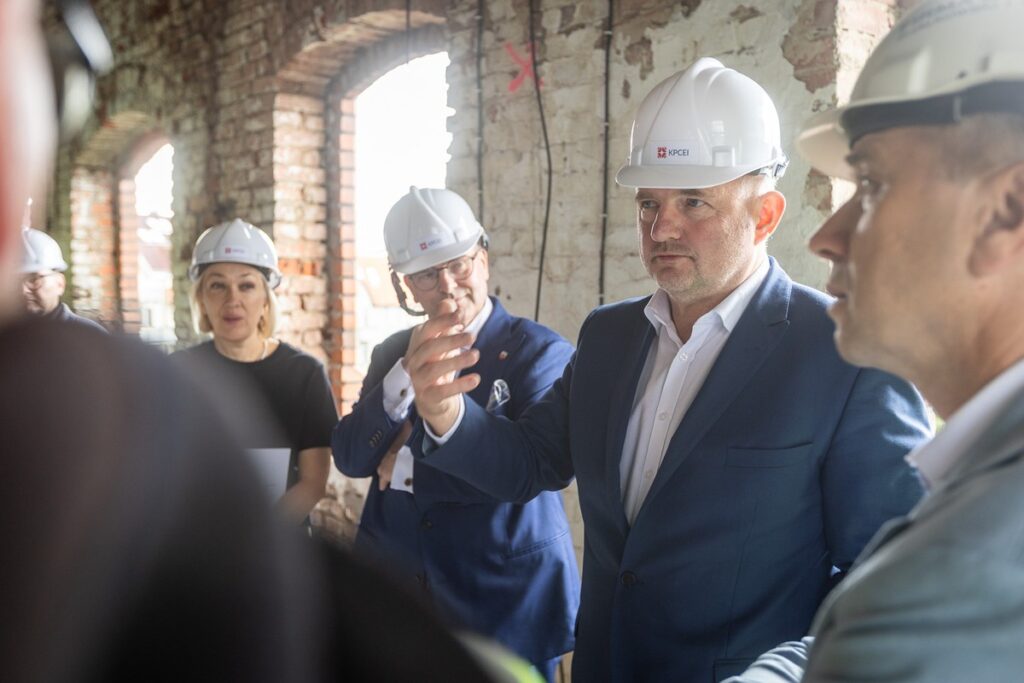 Wizyta na budowie Młyna Energii w Grudziądzu, fot. Szymon Zdziebło/tarantoga dla UMWKP