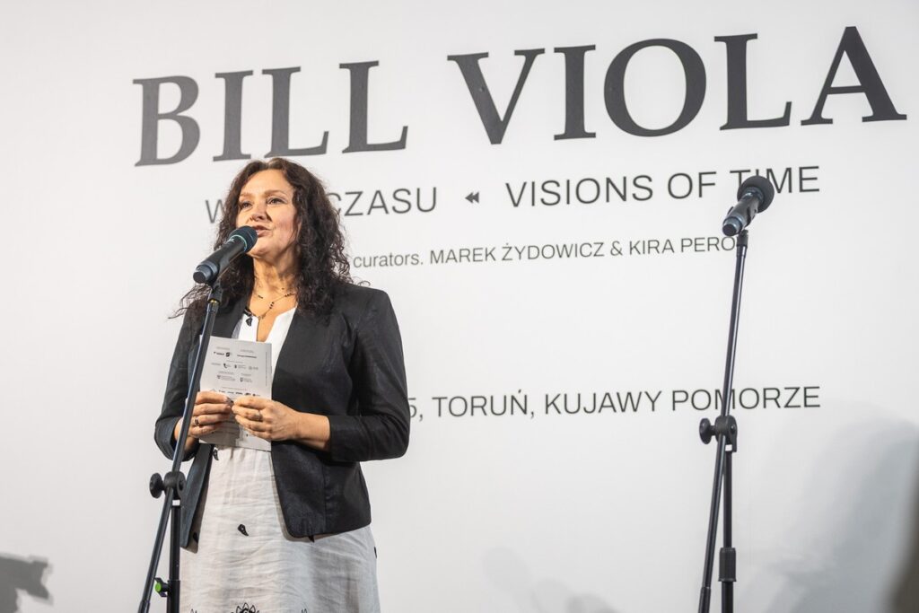 Wernisaż wystawy Billa Violi „Wizje czasu”, fot. Szymon Zdziebło/tarantoga.pl dla UMWKP