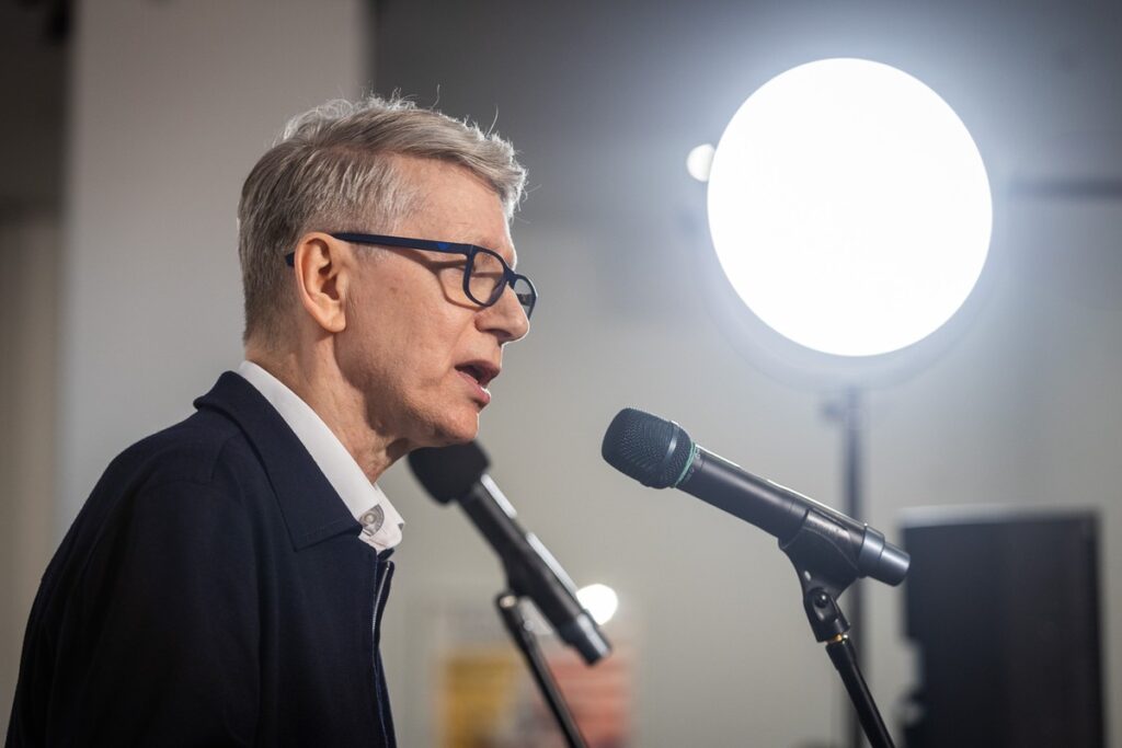 Wernisaż wystawy Billa Violi „Wizje czasu”, fot. Szymon Zdziebło/tarantoga.pl dla UMWKP