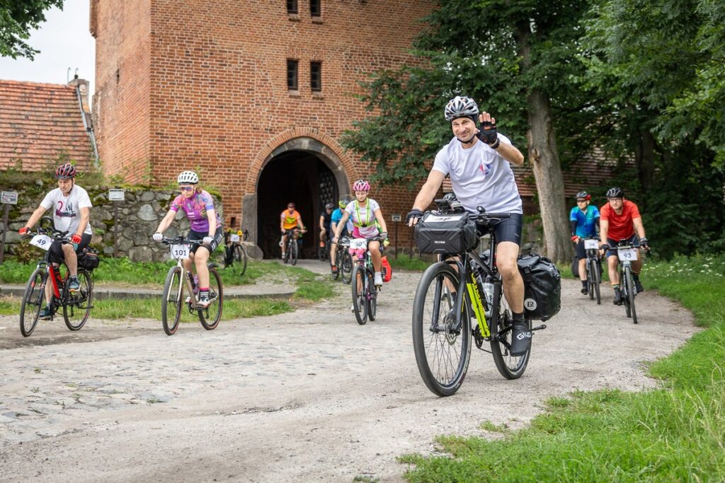 Jakubowa Sztafeta Rowerowa – dzień II, fot. Szymon Zdziebło, tarantoga.pl dla UMWKP
