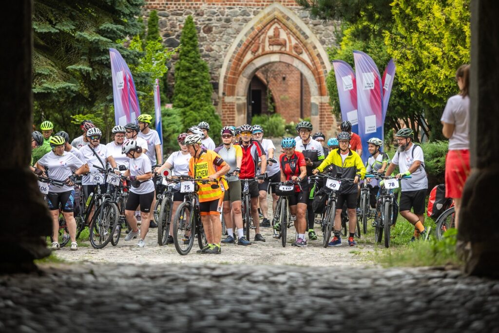 Jakubowa Sztafeta Rowerowa – dzień II, fot. Szymon Zdziebło, tarantoga.pl dla UMWKP